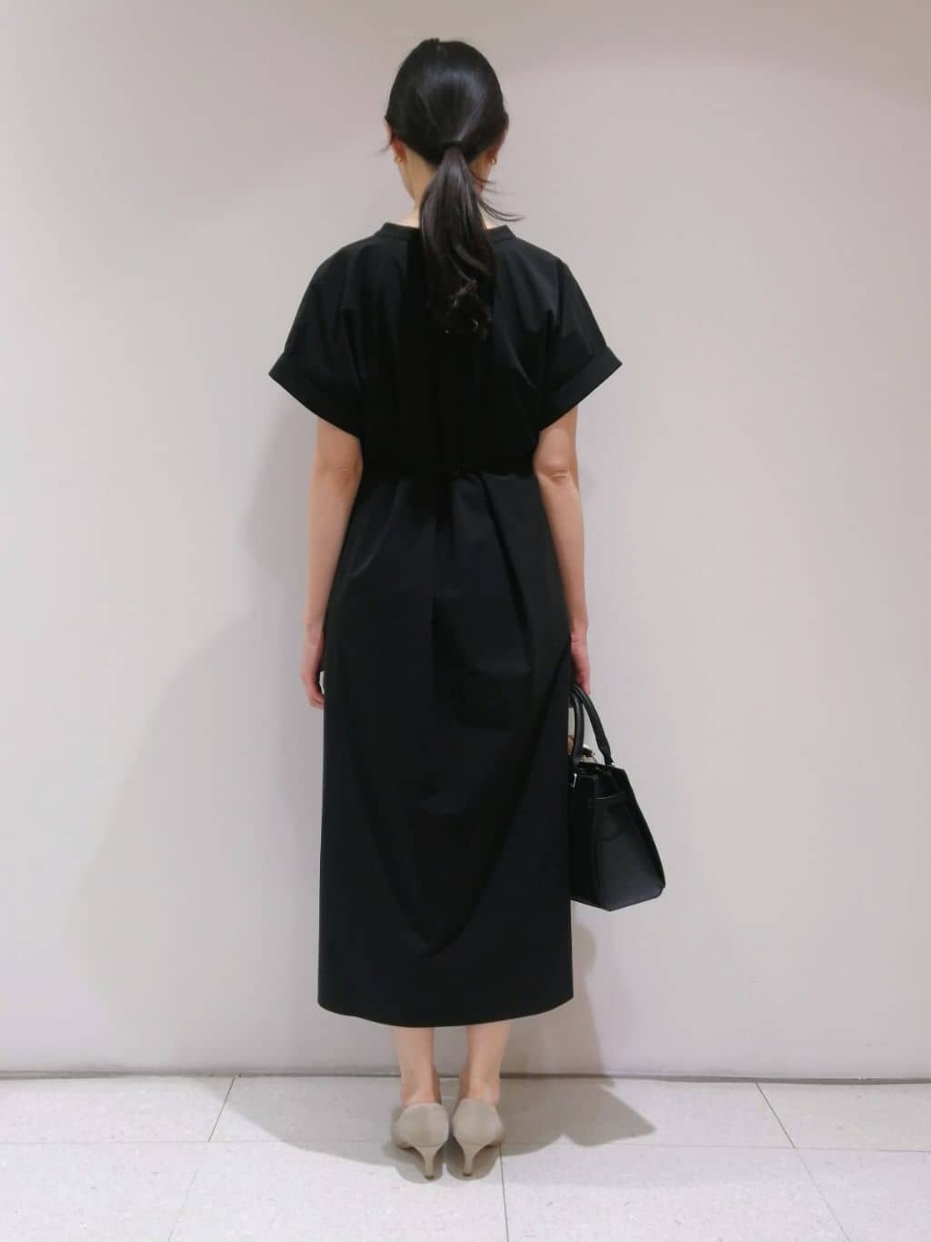 ayanoさんの「INDIVI｜【60cm四方】スクエアスカーフ」を使ったコーディネート