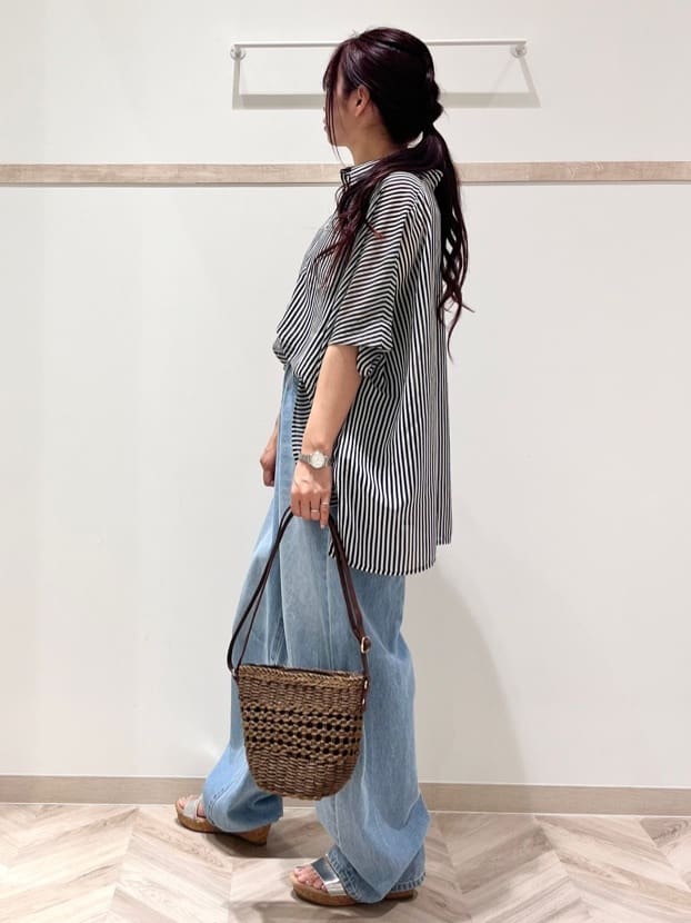 nanaさんの「SHOO･LA･RUE｜◆キラキラループマガールサンダル」を使ったコーディネート
