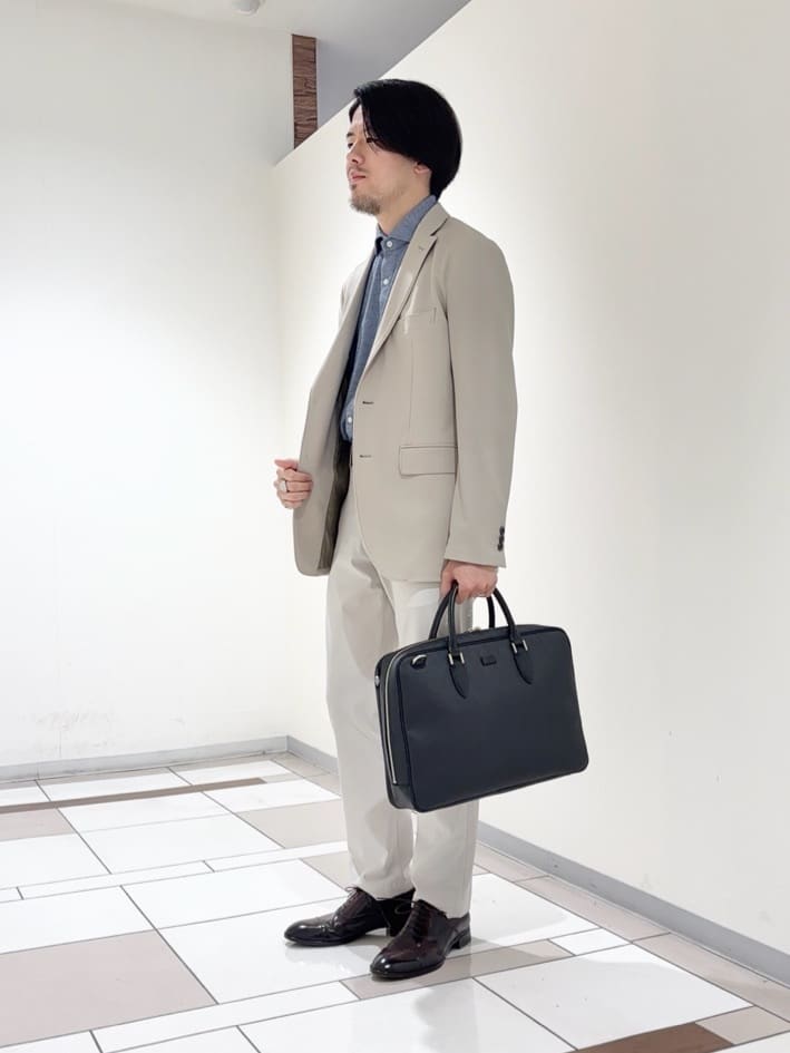 及川さんの「TAKEO KIKUCHI｜【360&deg;ストレッチ／セットアップ対応】None Of Stress ジャケット」を使ったコーディネート