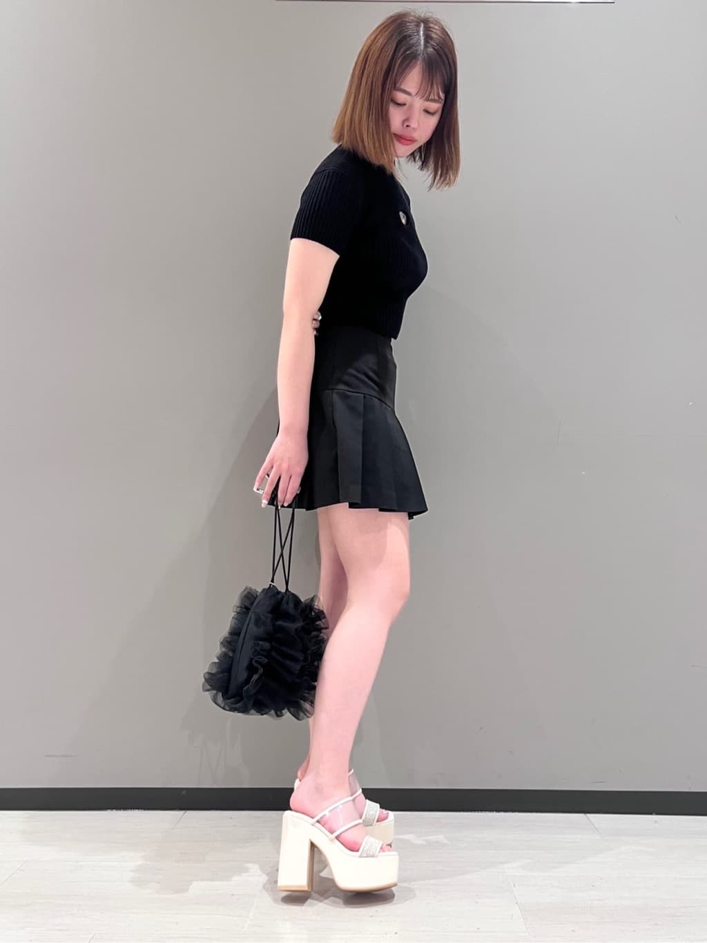 RISAさんの「ESPERANZA｜【ラク盛り／サンダル】リピーター続出／脚長美脚　ミュールサンダル」を使ったコーディネート