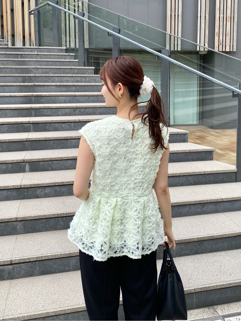 みさかさんの「index｜ストレッチテーパードパンツ【洗濯機洗い可／吸水速乾／防シワ】」を使ったコーディネート