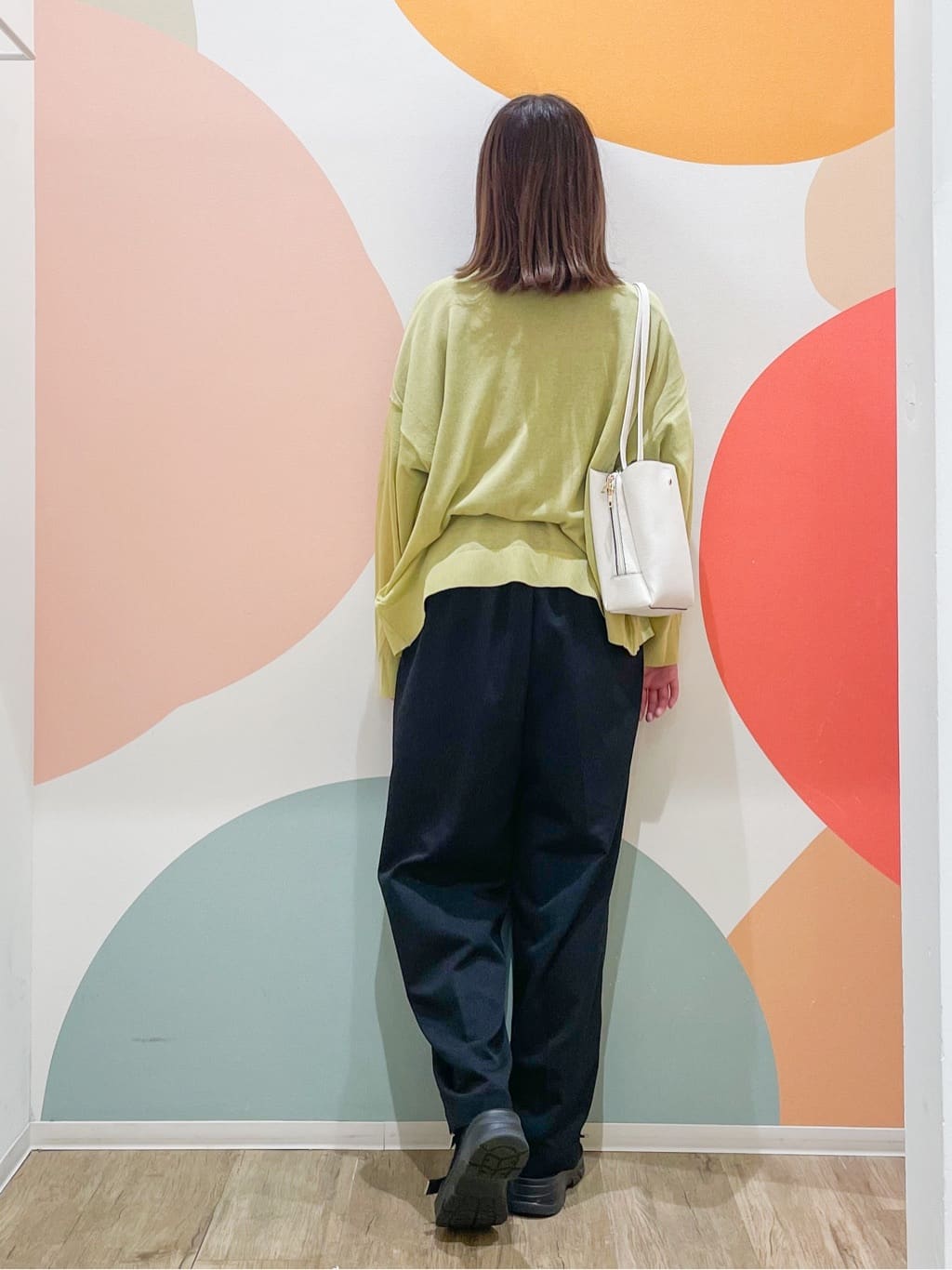とまとさんの「SHOO･LA･RUE｜◆【洗える/S-LL】ナチュラル感が上品 サッと羽織れるカーディガン」を使ったコーディネート