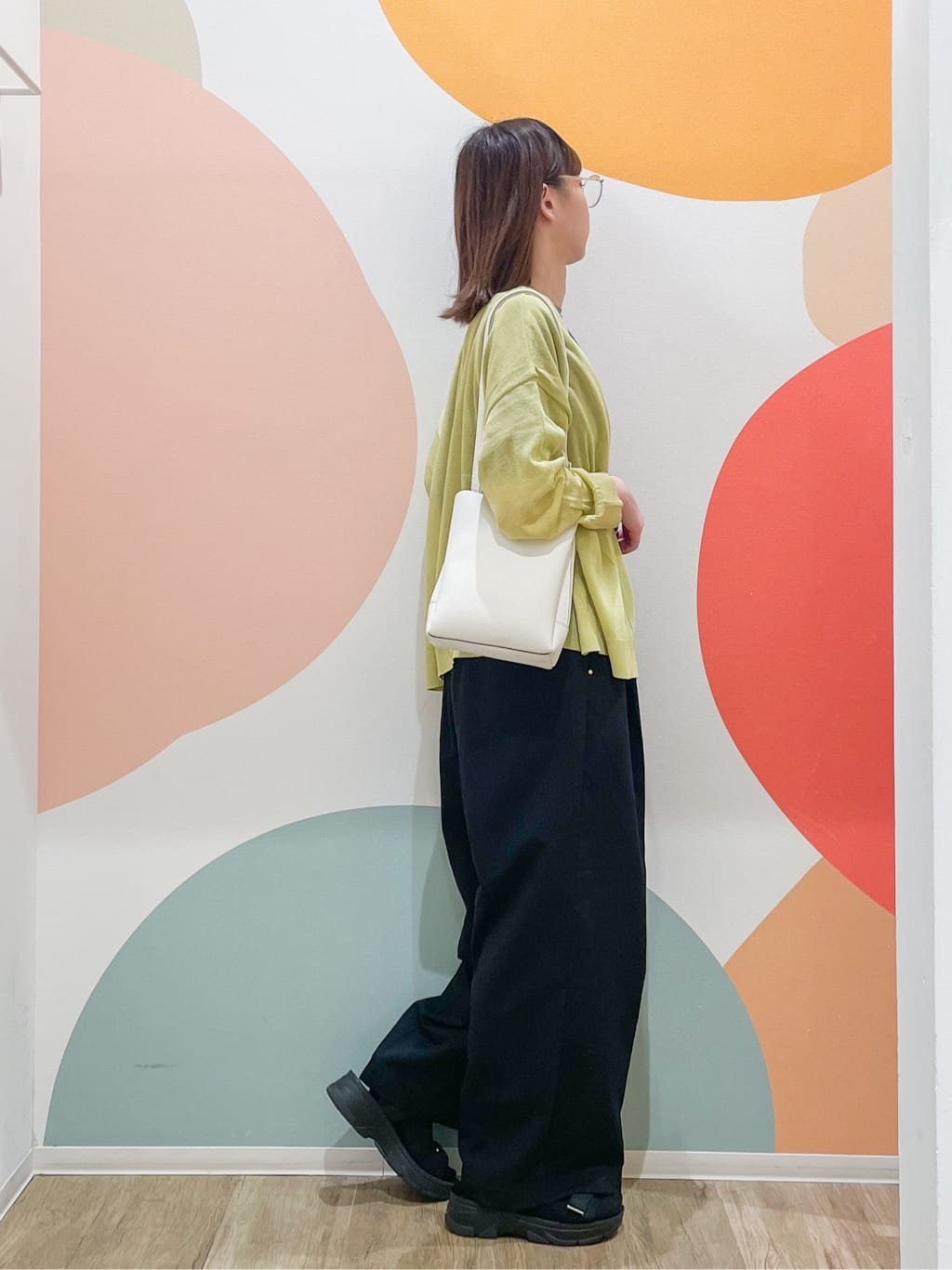 とまとさんの「SHOO･LA･RUE｜◆【洗える/S-LL】ナチュラル感が上品 サッと羽織れるカーディガン」を使ったコーディネート