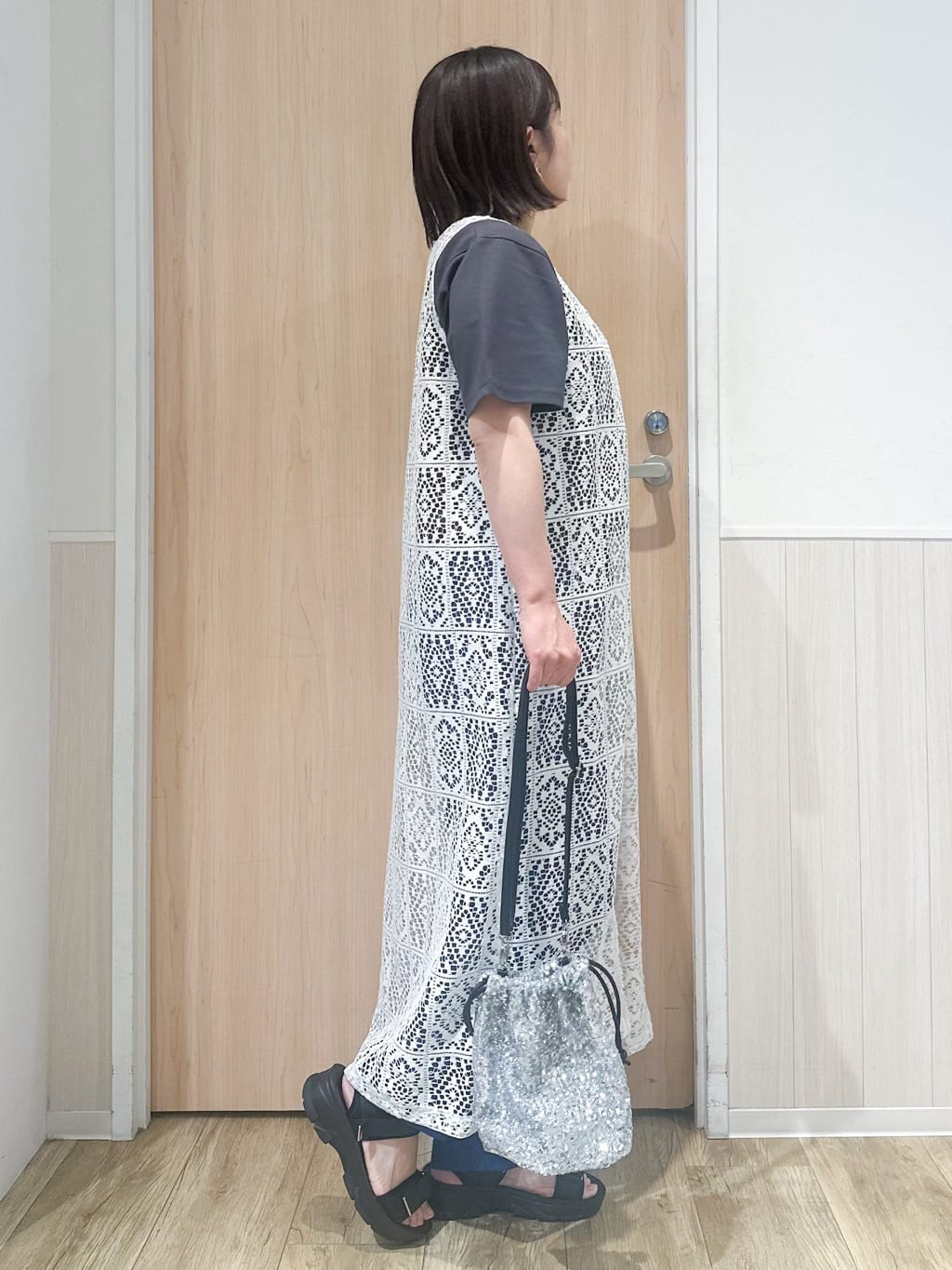 mimoさんの「SHOO･LA･RUE｜◆【S-LL/ひんやり/UV】汗をかいても気になりにくい グラフィックTシャツ」を使ったコーディネート