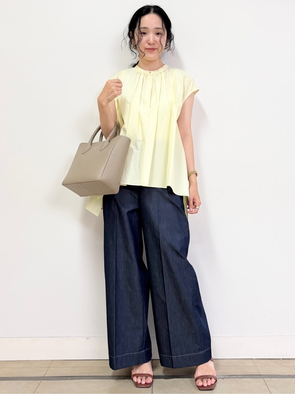 YOKOTAさんの「DRESSTERIOR｜【otonaMUSE5月号掲載/日本製】シュリンクレザーミニトート」を使ったコーディネート
