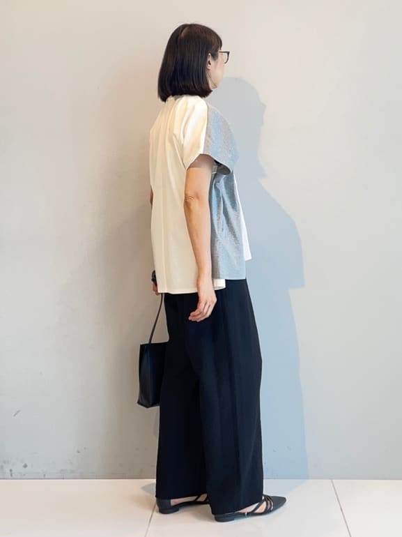 murayamaさんの「INDIVI｜【洗える／汗ジミ防止】バイカラー＆アシメヘム Tシャツ」を使ったコーディネート