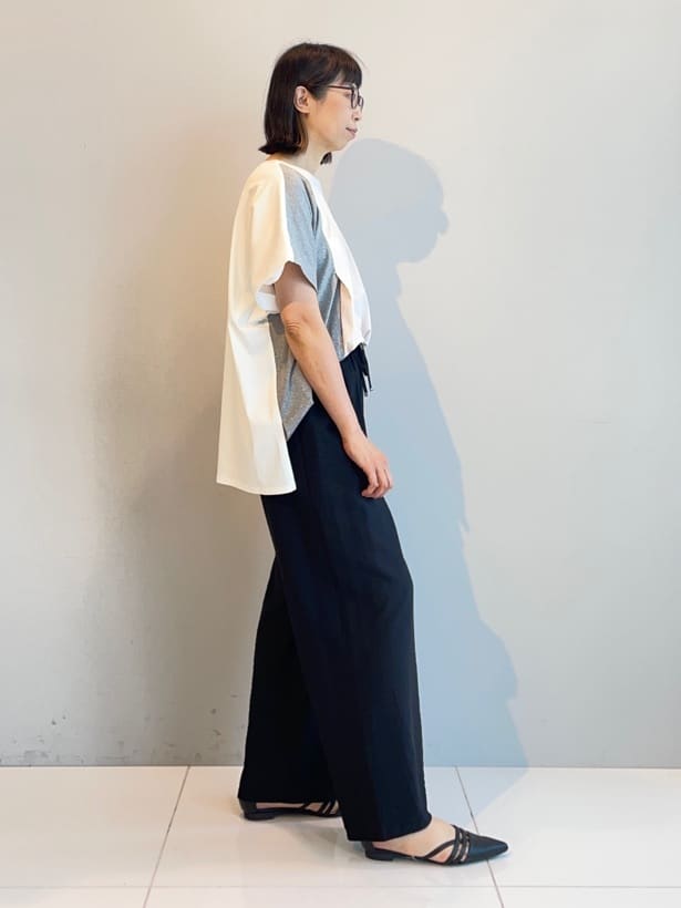 murayamaさんの「INDIVI｜【洗える／汗ジミ防止】バイカラー＆アシメヘム Tシャツ」を使ったコーディネート