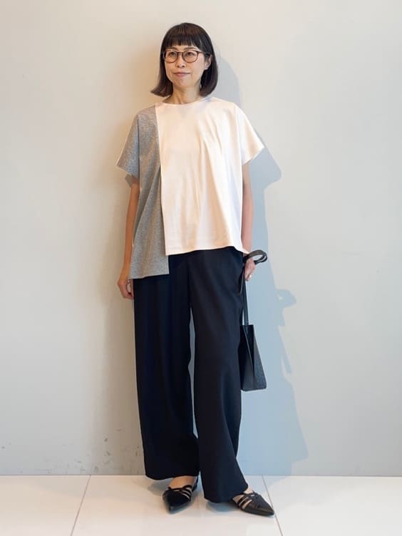 murayamaさんの「INDIVI｜【洗える／汗ジミ防止】バイカラー＆アシメヘム Tシャツ」を使ったコーディネート