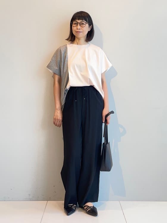 murayamaさんの「INDIVI｜【洗える／汗ジミ防止】バイカラー＆アシメヘム Tシャツ」を使ったコーディネート