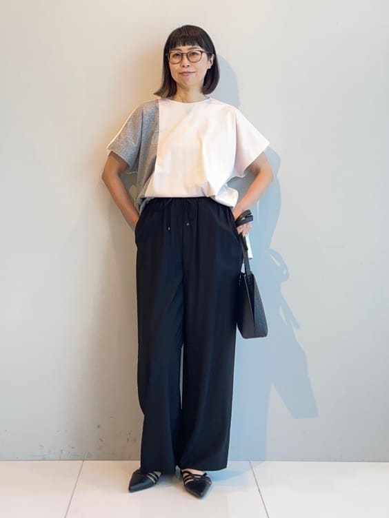 murayamaさんの「INDIVI｜【洗える／汗ジミ防止】バイカラー＆アシメヘム Tシャツ」を使ったコーディネート