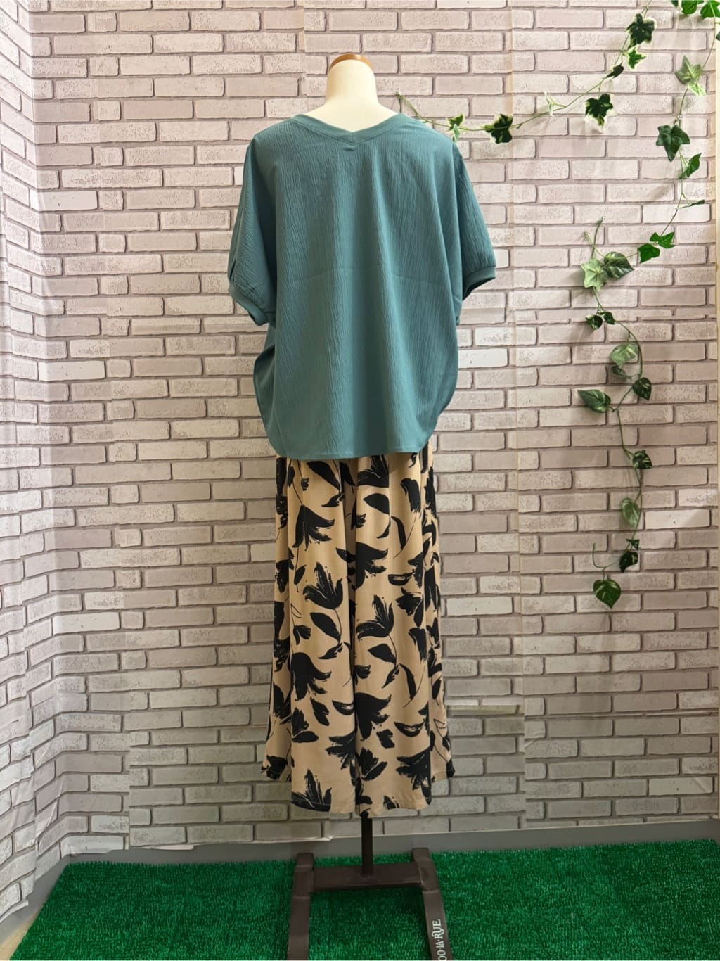 シバクキさんの「SHOO･LA･RUE｜」を使ったコーディネート