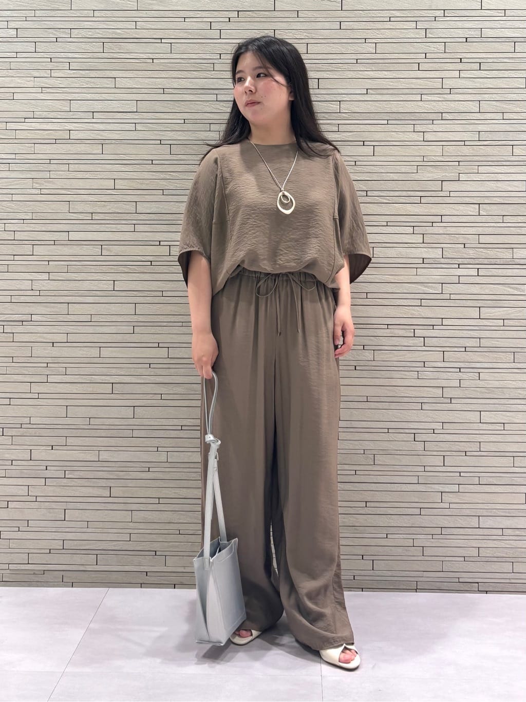 MEGUMIさんの「INDIVI｜」を使ったコーディネート
