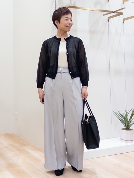 シュウコさんの「grove｜【雑誌掲載】洗えるシアーカーディガン」を使ったコーディネート