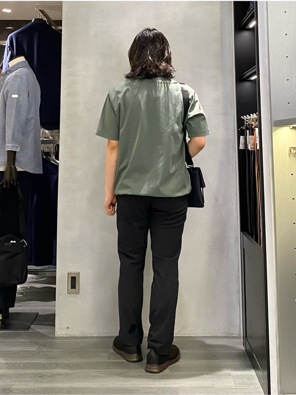 nishiさんの「TAKEO KIKUCHI｜【抗菌防臭／5サイズ展開】ハイゲージポンチ Tシャツ」を使ったコーディネート