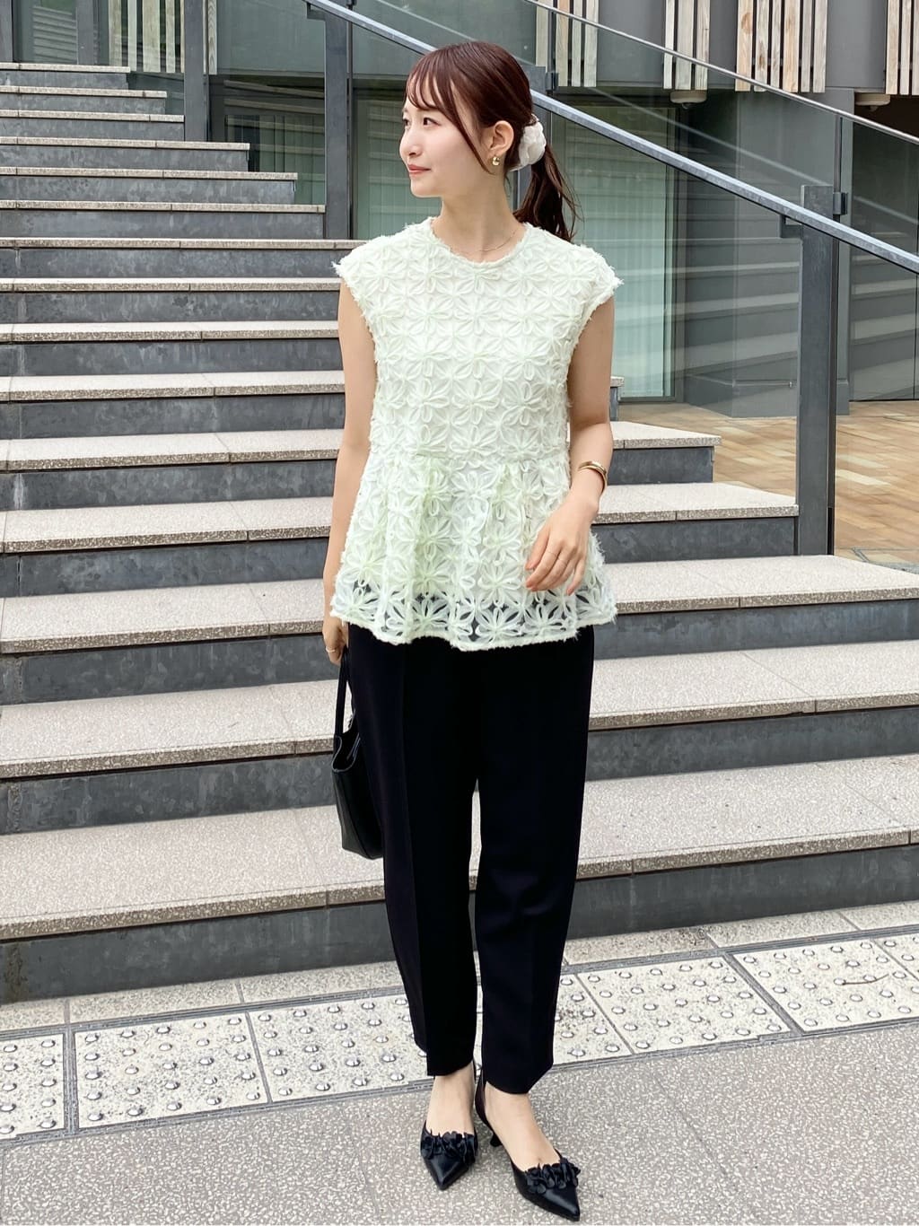 みさかさんの「index｜ストレッチテーパードパンツ【洗濯機洗い可／吸水速乾／防シワ】」を使ったコーディネート