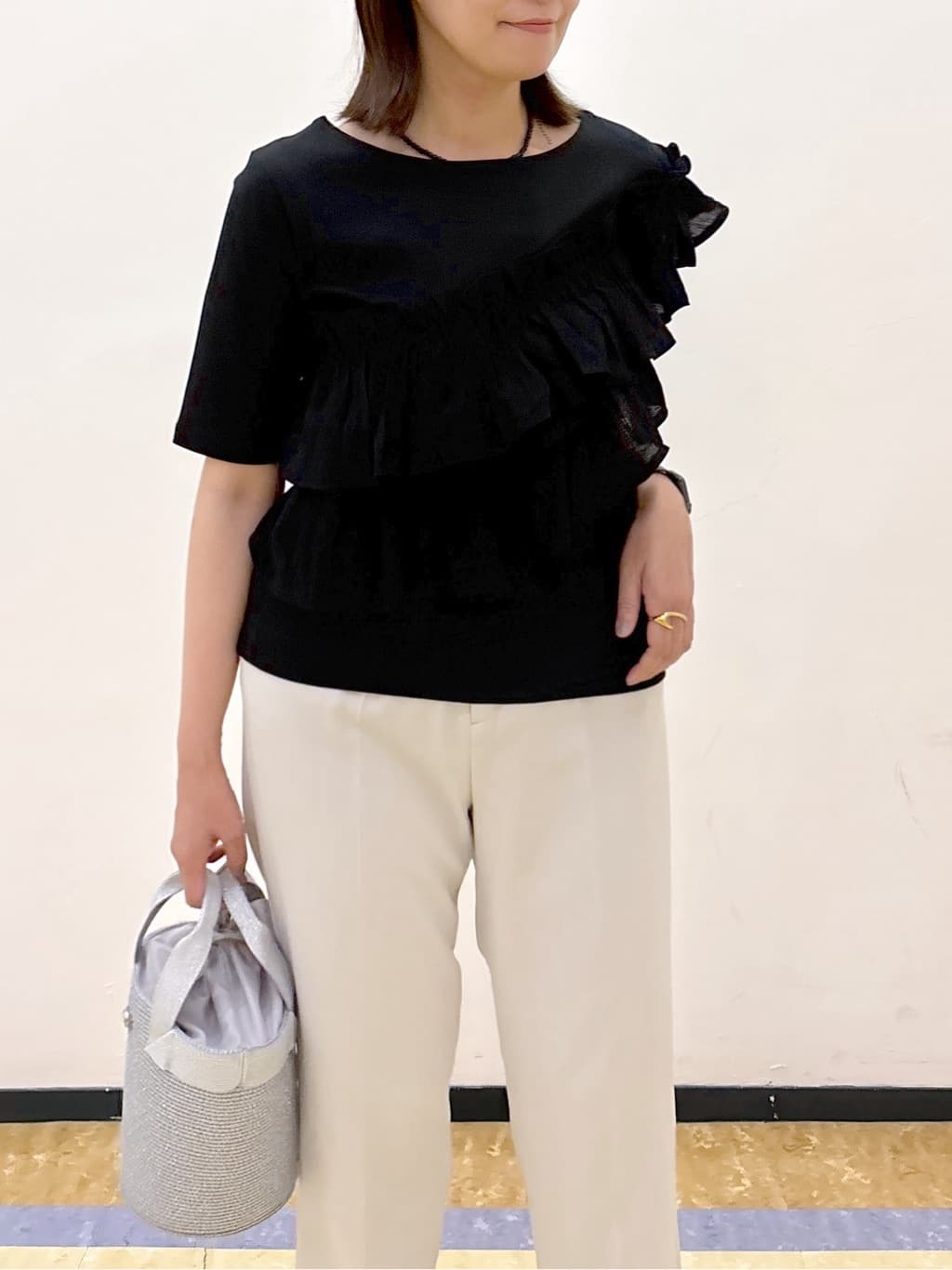 akariさんの「index｜ストレッチテーパードパンツ【洗濯機洗い可／吸水速乾／防シワ】」を使ったコーディネート