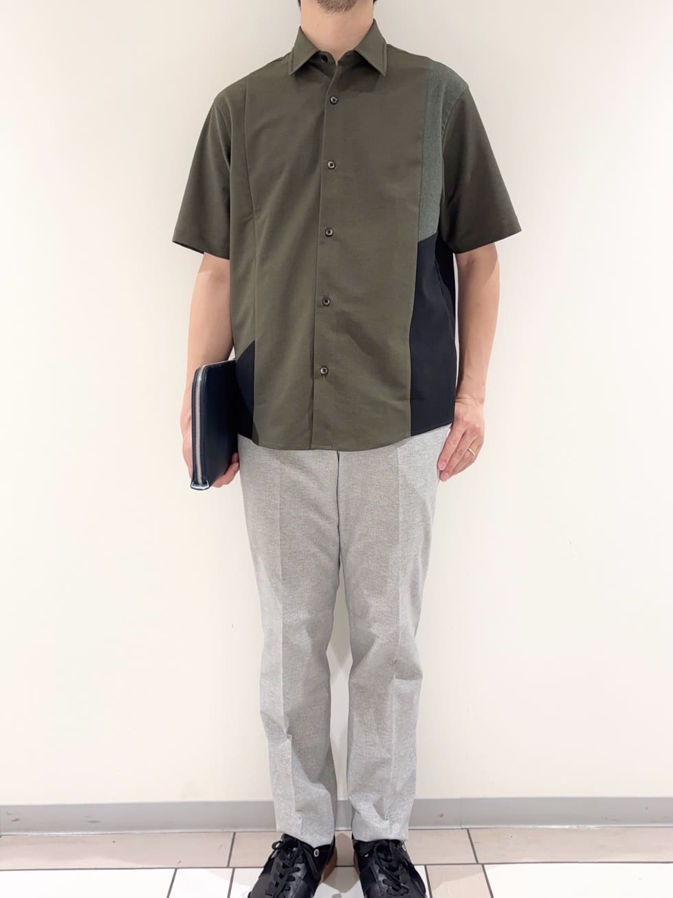 及川さんの「TAKEO KIKUCHI｜【抗菌防臭】COOL DOTS（R）ドビープリント パンツ」を使ったコーディネート