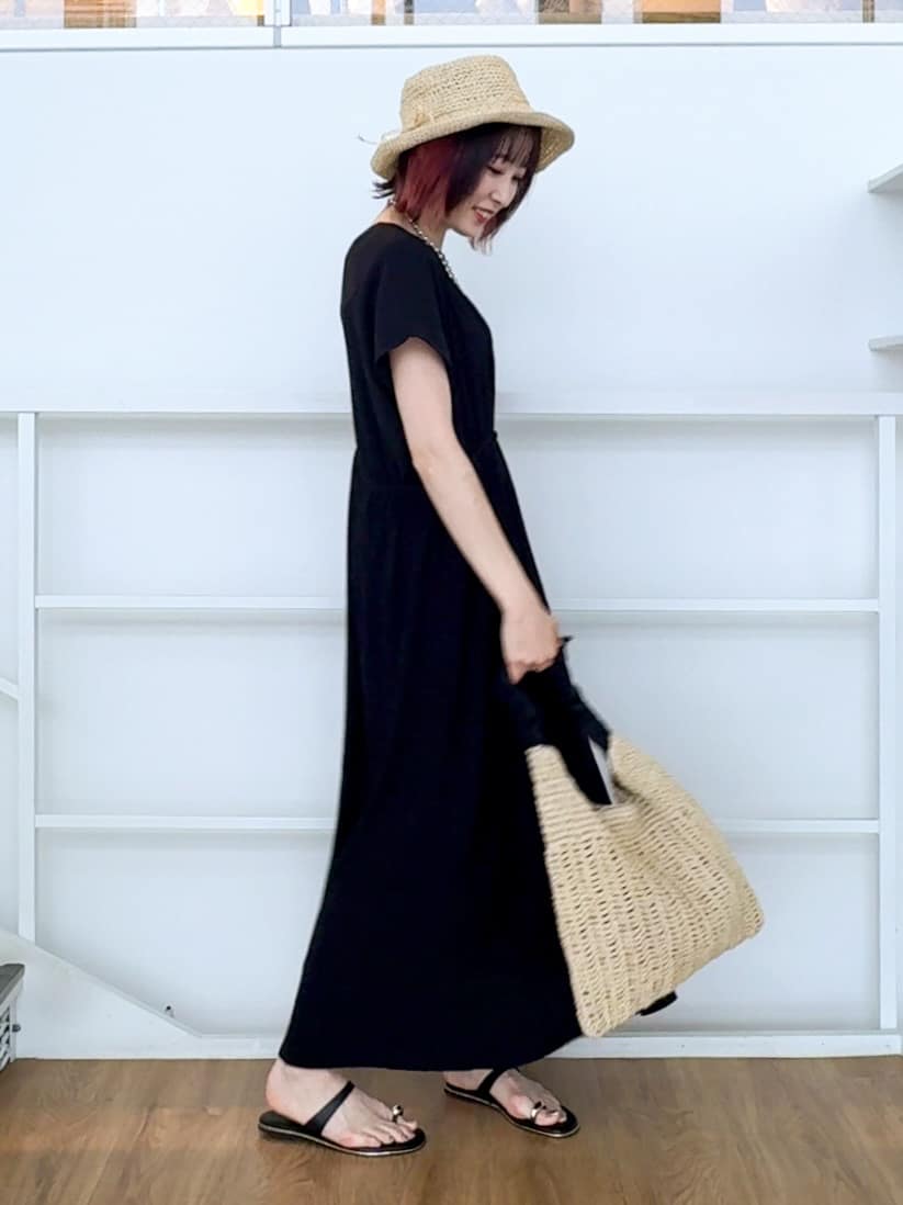 𝐜𝐡𝐢𝐤𝐚さんの「SHOO･LA･RUE｜【前後2WAY】さらりと大人上品に 楊柳フレンチワンピース」を使ったコーディネート