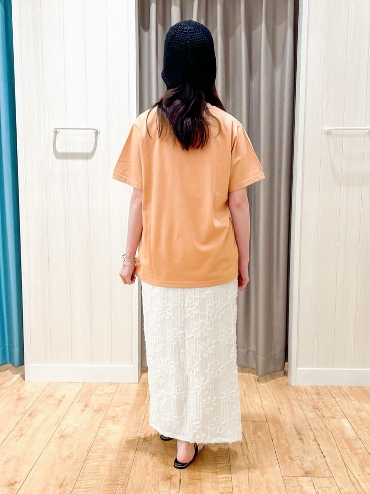 moneさんの「SHOO･LA･RUE｜◆【S-LL/ひんやり/UV】汗をかいても気になりにくい グラフィックTシャツ」を使ったコーディネート