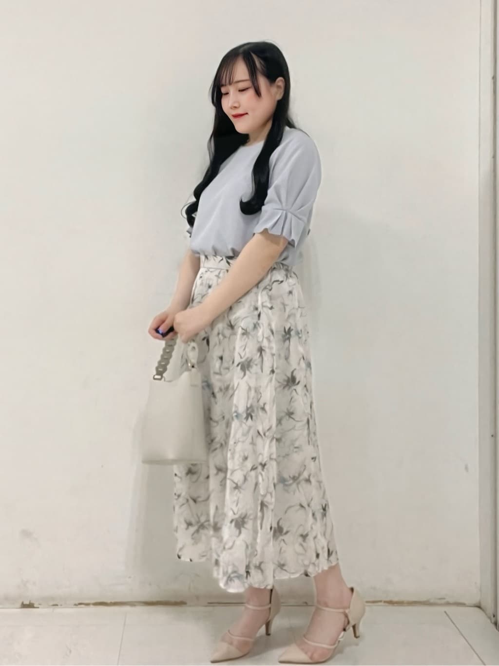 Hitomiさんの「index｜《8色展開／XS-LLサイズ》タックパフスリーブブラウス【洗濯機洗い可／吸水速乾／防シワ／抗ピル】」を使ったコーディネート