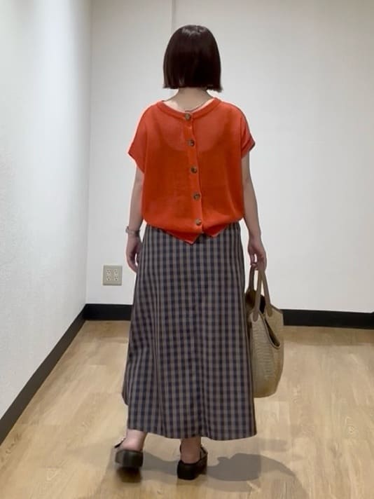 MIKIKOさんの「UNTITLED｜◆【後ろウエストゴム/洗える】ギンガムチェックAラインスカート」を使ったコーディネート