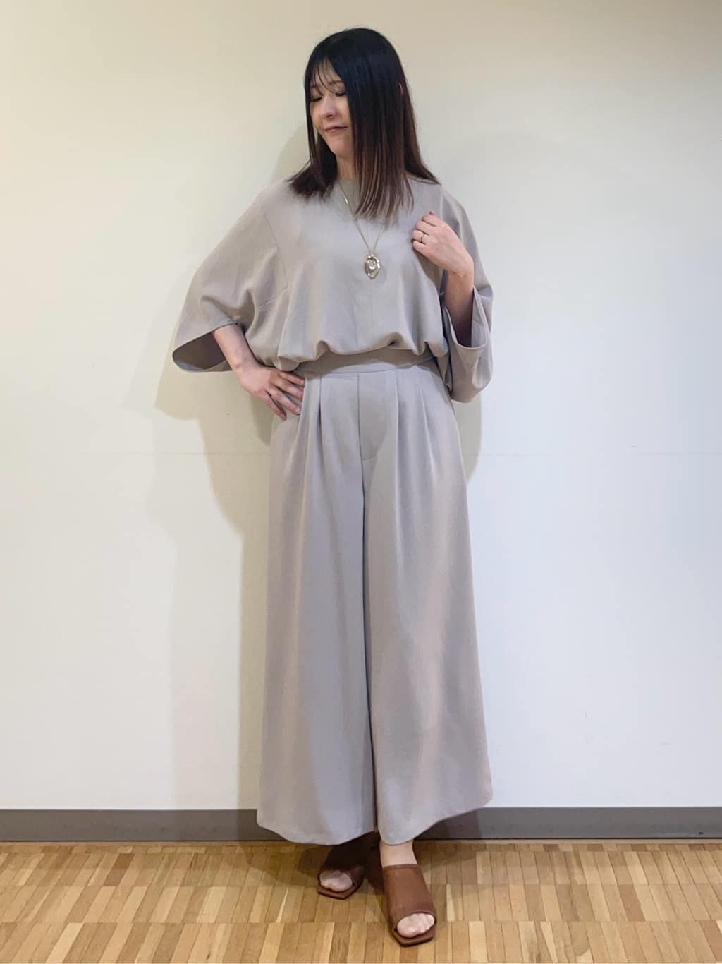 フナキさんの「UNTITLED｜◆ビッグトップネックレス」を使ったコーディネート