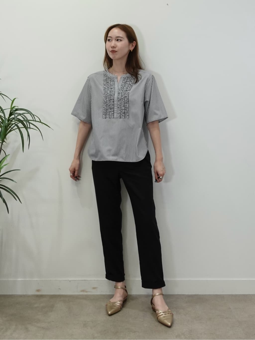 mitsukiさんの「INDIVI｜【洗える】胸元タックフリルブラウス」を使ったコーディネート