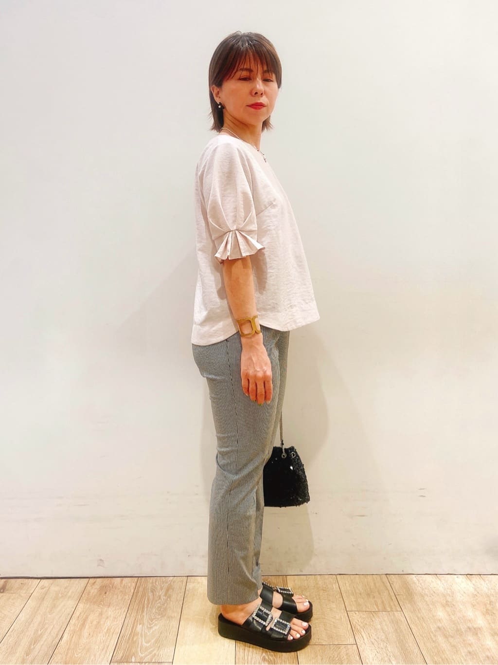 YUKOさんの「index｜《8色展開／XS-LLサイズ》タックパフスリーブブラウス【洗濯機洗い可／吸水速乾／防シワ／抗ピル】」を使ったコーディネート