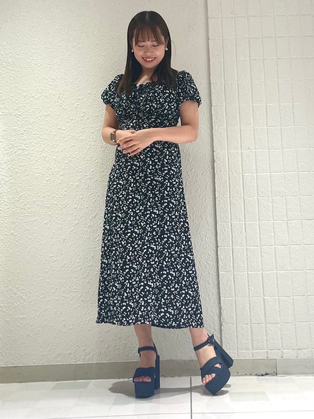 SEIKOさんの「ESPERANZA｜◆【ラク盛り／サンダル】リピーター続出／脚長美脚　ラク盛り厚底サンダル　24年Ver」を使ったコーディネート