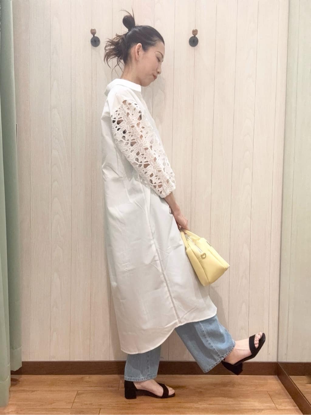 カンチャンさんの「SHOO･LA･RUE｜◆お袖レースが上品な シャツワンピース」を使ったコーディネート