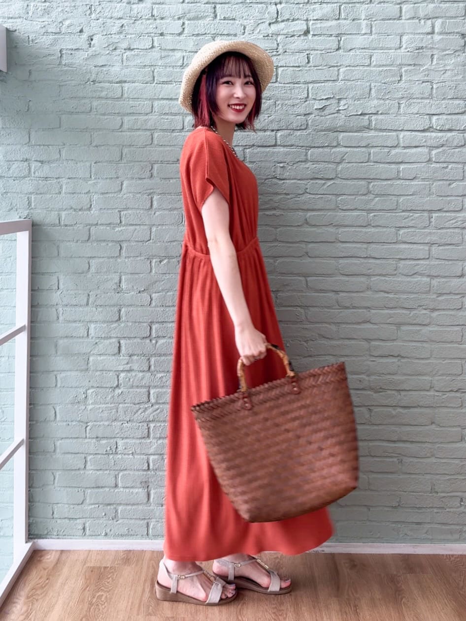 𝐜𝐡𝐢𝐤𝐚さんの「SHOO･LA･RUE｜【前後2WAY】さらりと大人上品に 楊柳フレンチワンピース」を使ったコーディネート