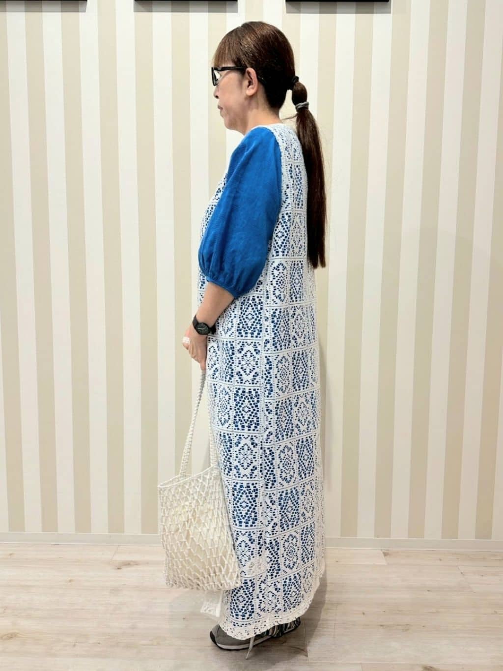 nonaさんの「SHOO･LA･RUE｜◆【S-LL】羽織るだけでサマ見え レース風の柄が華やかなロングジレ」を使ったコーディネート
