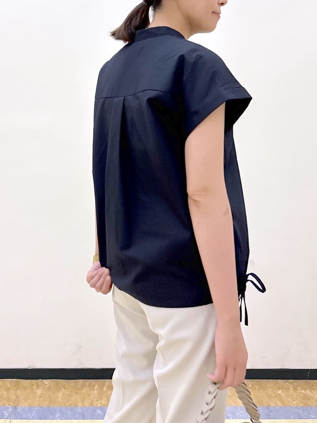 akariさんの「index｜ストレッチテーパードパンツ【洗濯機洗い可／吸水速乾／防シワ】」を使ったコーディネート