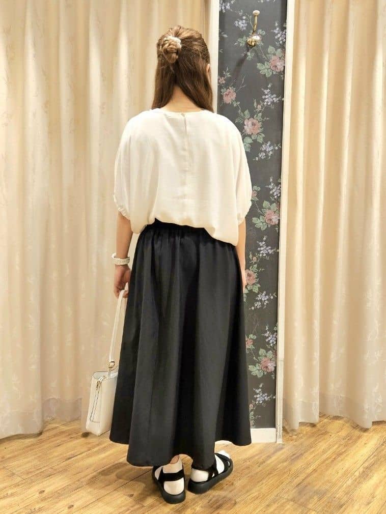 Ikumiさんの「SHOO･LA･RUE｜◆大人のカジュアルコーデに 私にフィットする ニットサンダル」を使ったコーディネート