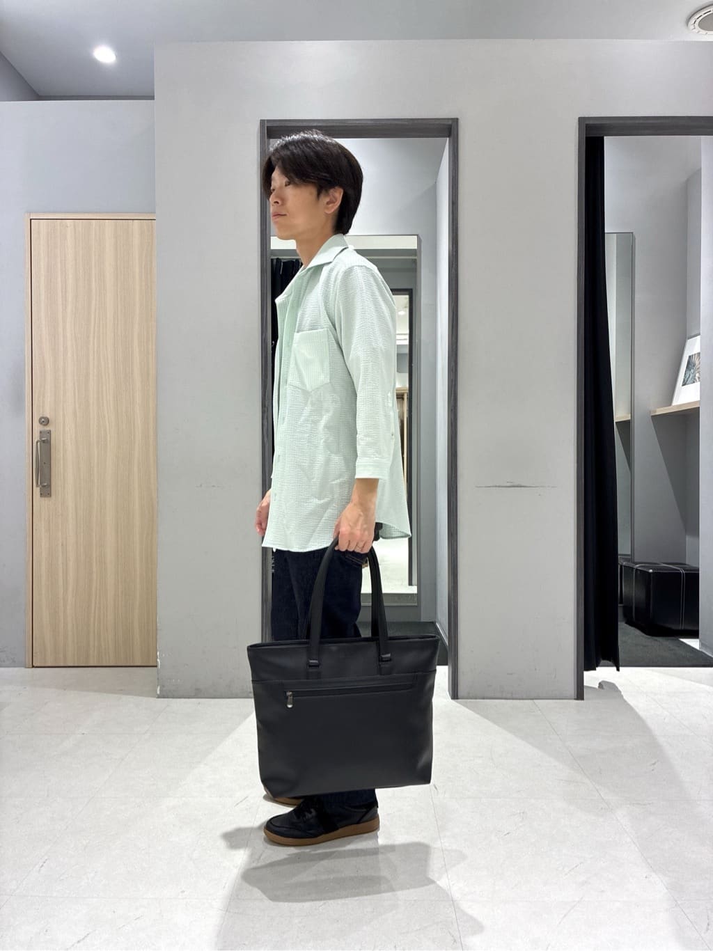 わいずみさんの「TAKEO KIKUCHI｜【モンスターストレッチ】日本製 ワンウォッシュ デニムパンツ」を使ったコーディネート