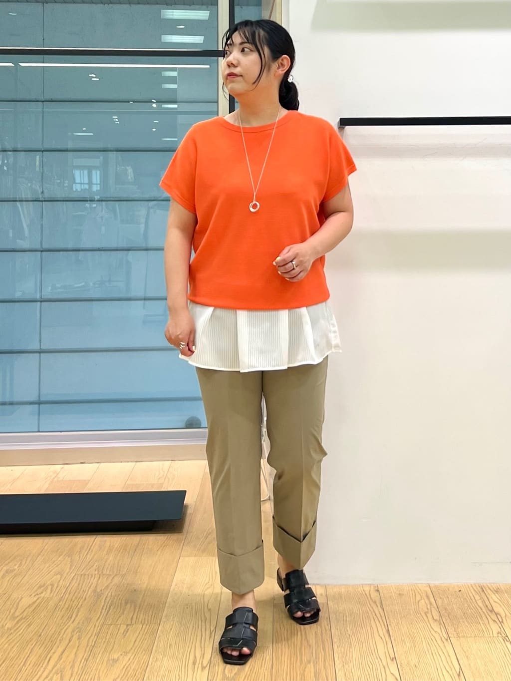 shimaさんの「INDIVI｜【洗える／レイヤードにも活躍】ペプラムインナートップス」を使ったコーディネート