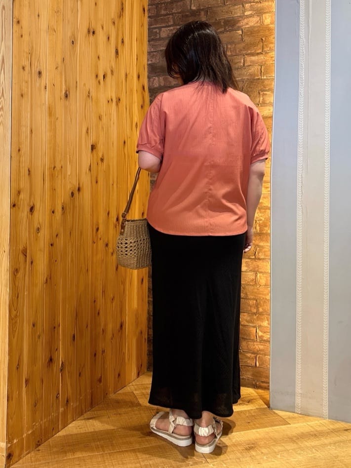 ゆかぴさんの「SHOO･LA･RUE｜◆くしゅくしゅデザインが大人の抜け感をプラスする ギャザーベルトサンダル」を使ったコーディネート