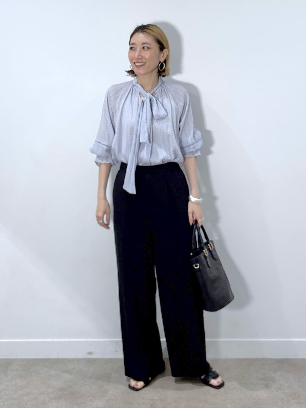 kotakiさんの「INDIVI｜【褒められパンツ／洗える／ウエストゴム】ワイドタックパンツ」を使ったコーディネート