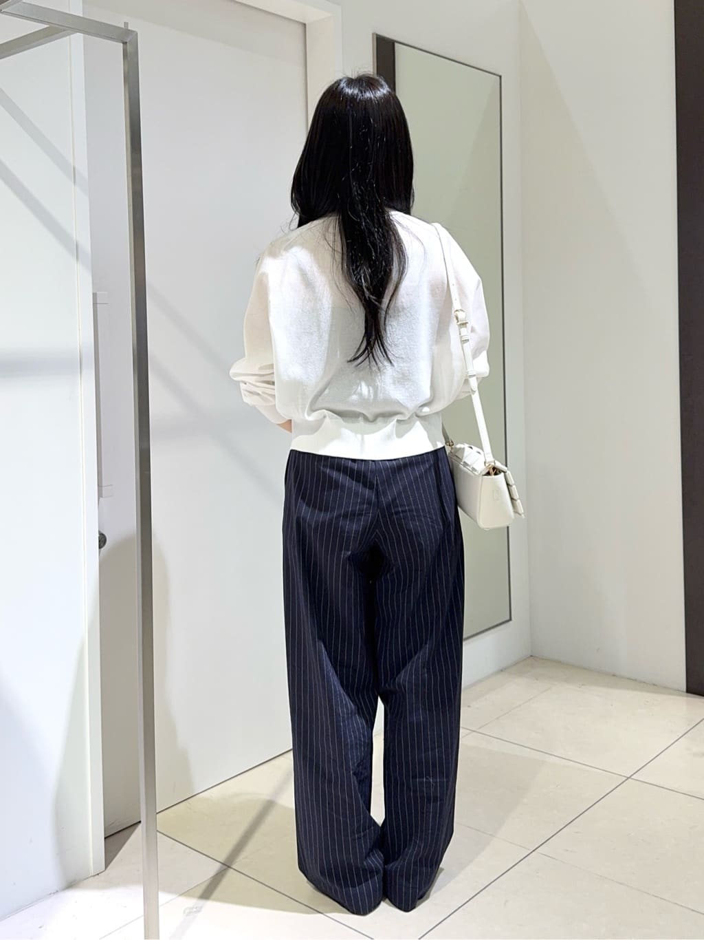kaoruさんの「UNTITLED｜◆【セットアップ可能／オンオフ】ラミー混 タックワイドパンツ」を使ったコーディネート