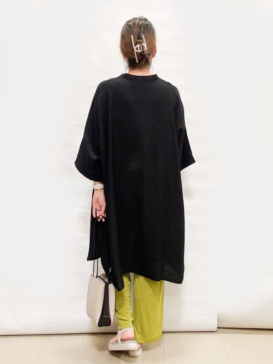 bulさんの「SHOO･LA･RUE｜◆【洗える/S-LL/ひんやり】ゆったりチュニックワンピース」を使ったコーディネート