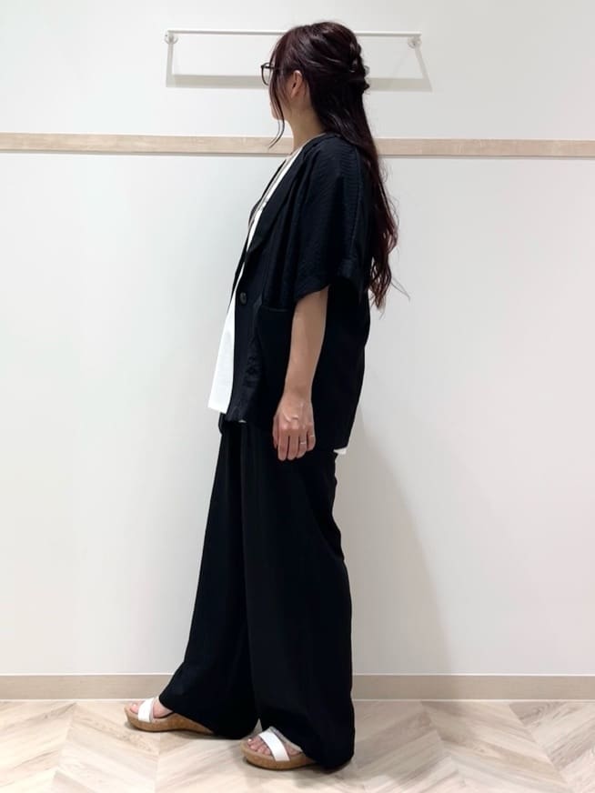 nanaさんの「SHOO･LA･RUE｜◆キラキラループマガールサンダル」を使ったコーディネート