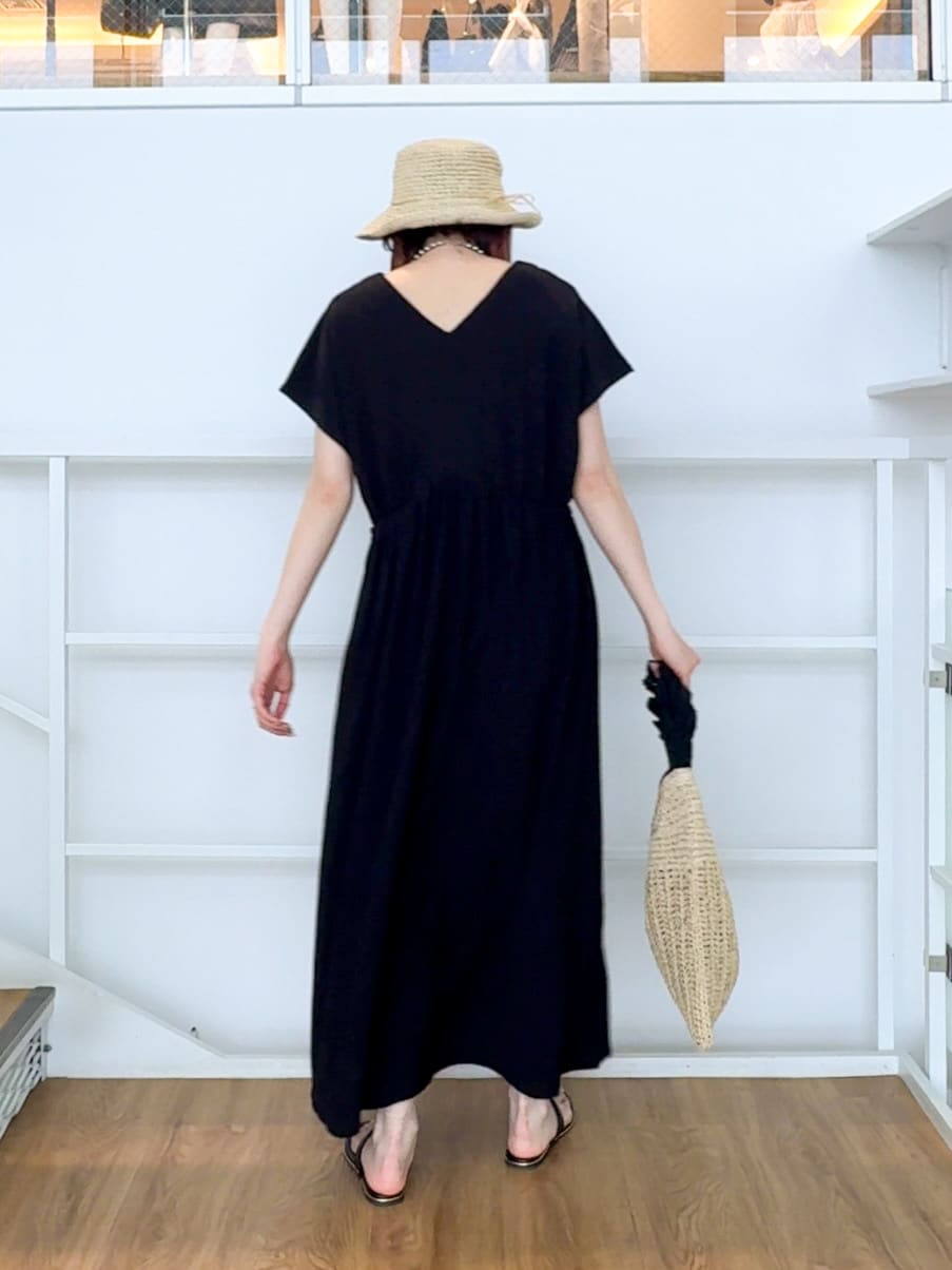 𝐜𝐡𝐢𝐤𝐚さんの「SHOO･LA･RUE｜【前後2WAY】さらりと大人上品に 楊柳フレンチワンピース」を使ったコーディネート