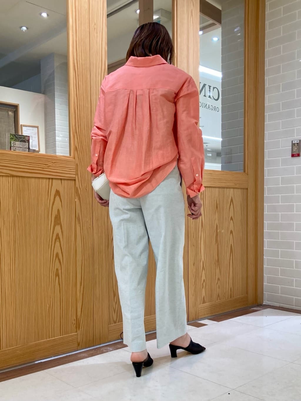 ゆうさんの「UNTITLED｜◆【清涼感/洗濯機洗い可】オックス クロップドワイドパンツ」を使ったコーディネート