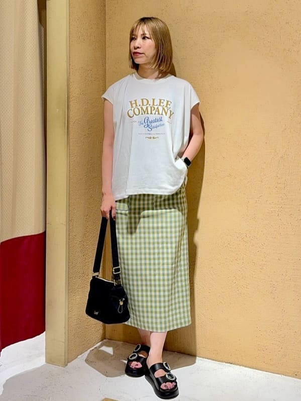 さち。さんの「grove｜【Lee&times;grove別注】PRINT　SLEEVELESS T-SHIRTS」を使ったコーディネート