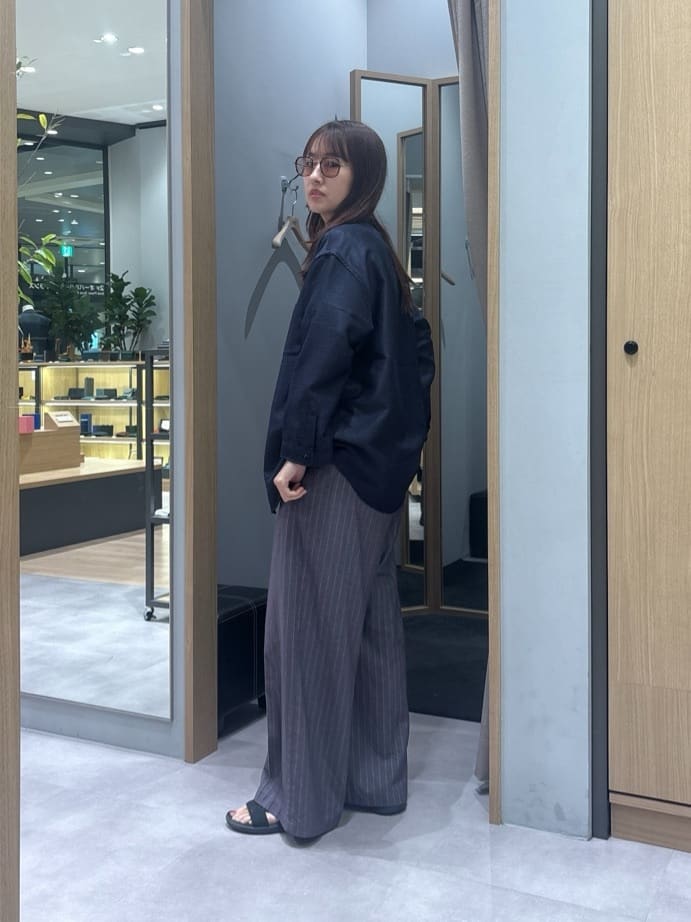 よぴさんの「TAKEO KIKUCHI｜【TAKEO KIKUCHI &times; THE BEDFORD HOTEL】インナーセルフレーム サングラ」を使ったコーディネート