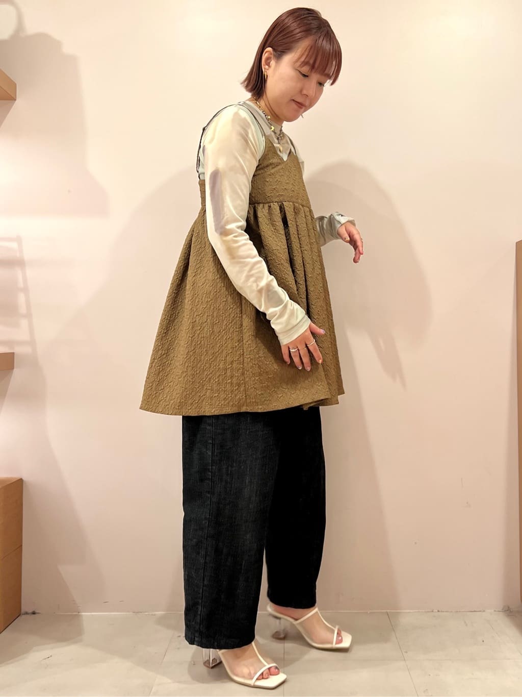 TAKAさんの「ESPERANZA｜チュールメッシュクリアヒールミュール」を使ったコーディネート