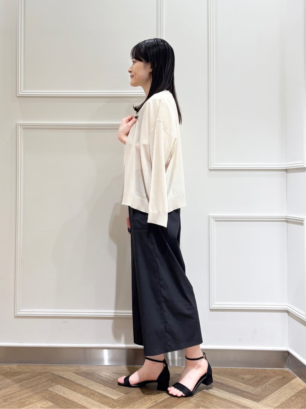 muuさんの「SHOO･LA･RUE｜◆【洗える/S-LL】ナチュラル感が上品 サッと羽織れるカーディガン」を使ったコーディネート