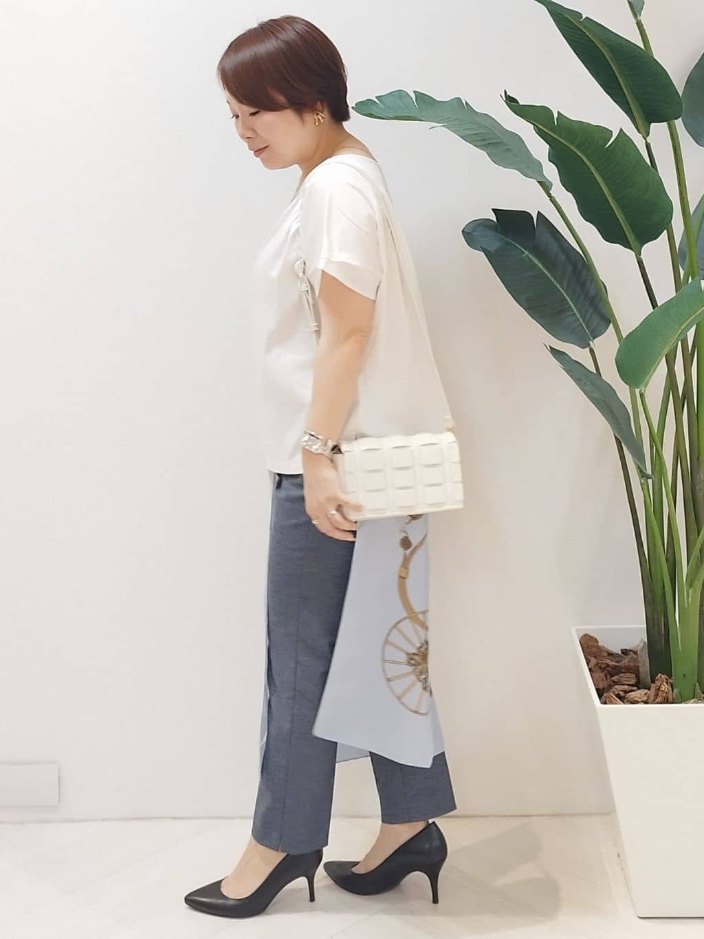 s u g iさんの「UNTITLED｜【手洗い／88cm正方形】バイカラーハーネススカーフ」を使ったコーディネート
