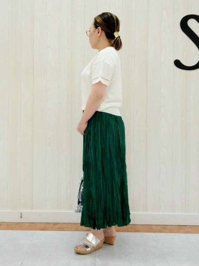 nanahachiさんの「SHOO･LA･RUE｜◆ナチュラルなシワ加工が大人見え エアリーロングスカート」を使ったコーディネート