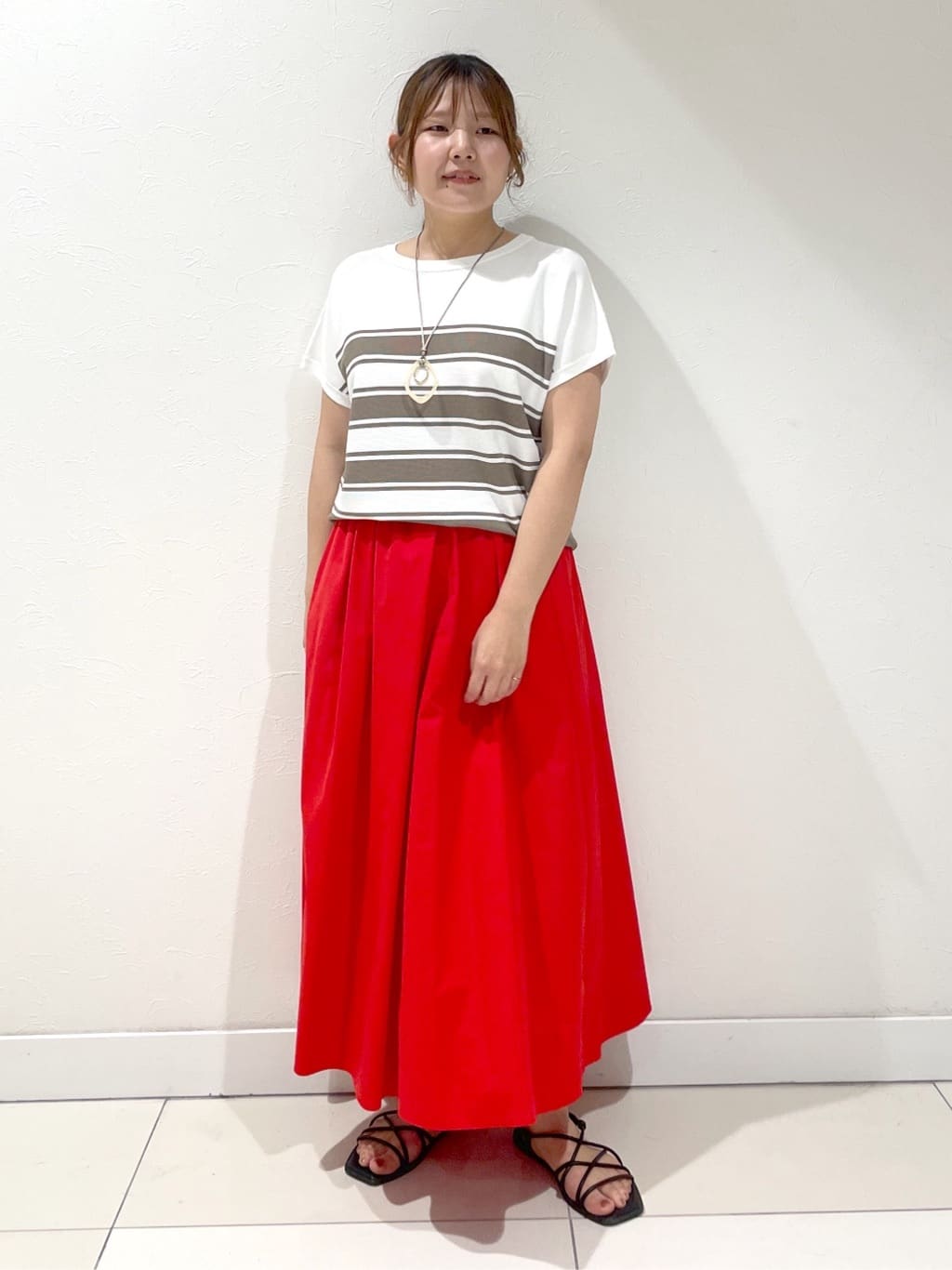 YUUKIさんの「INDIVI｜◆新色登場！【洗える／清涼感】レーヨンストレッチ フレンチスリーブニット」を使ったコーディネート
